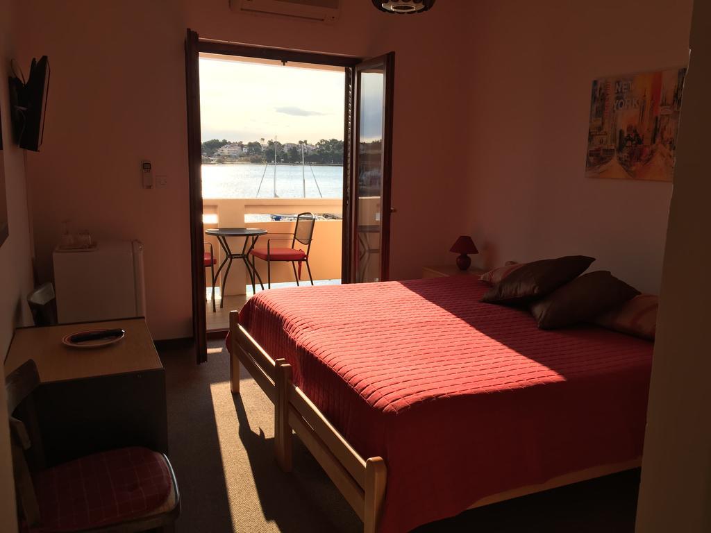 Guest House Punta Grzan Petrčane Zimmer foto