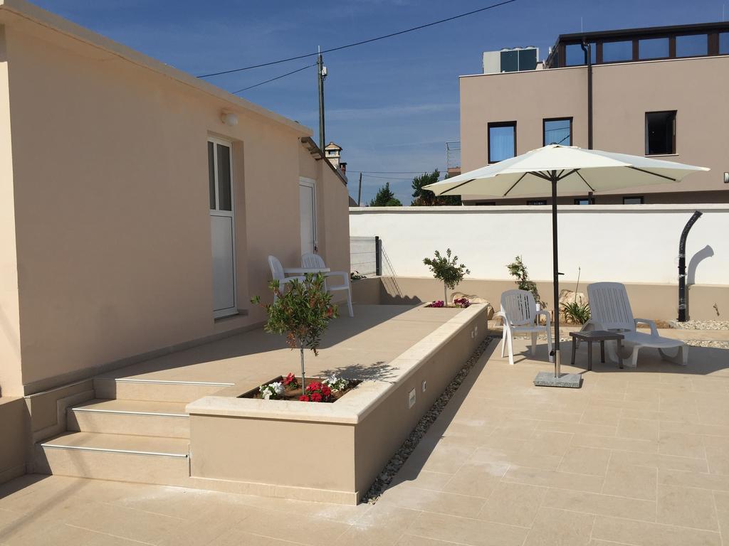 Guest House Punta Grzan Petrčane Exterior foto